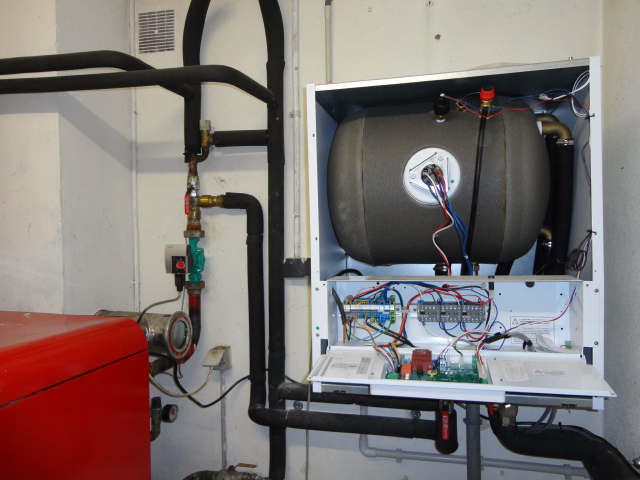 Installation Carré Solaire pompe à chaleur air-eau haute température avec fluide écologique secteur Paray-le-Monial (Saône et Loire)